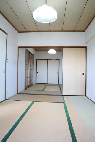 リッチ・ドゥ・阿南の和室|２間続きの和室