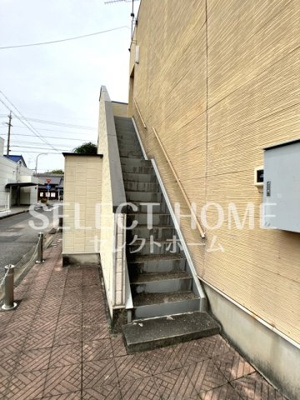 【エントランス】 | オレンジハウス | 清潔なエントランスです