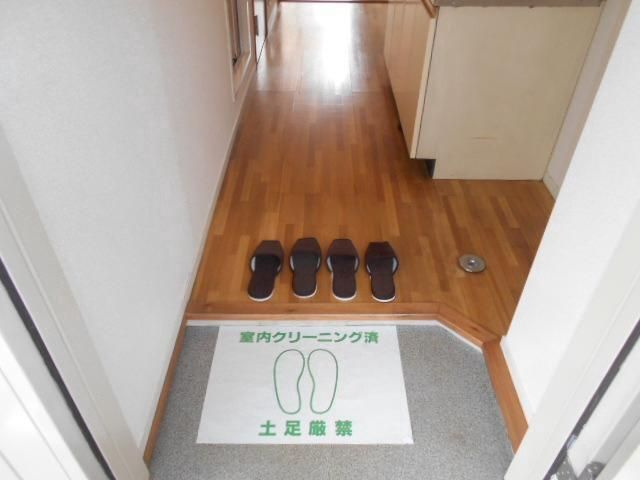ジュネスドミールの玄関