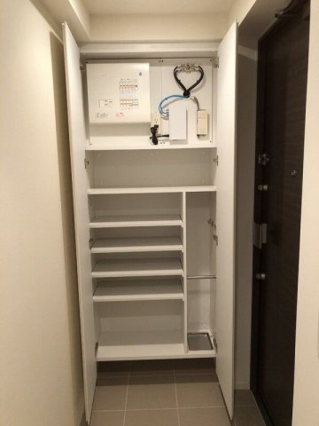 ＩＶＹ　ＷＥＳＴの玄関