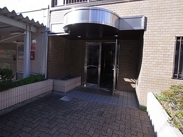 神戸市兵庫区浜崎通の賃貸マンションのエントランス