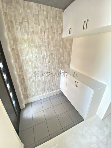 所沢市北秋津・全2棟　新築一戸建　2号棟の玄関