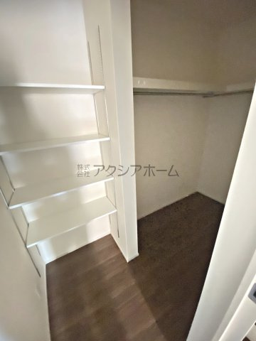 所沢市北秋津・全2棟　新築一戸建　2号棟の収納|1Fウォークインクローゼット