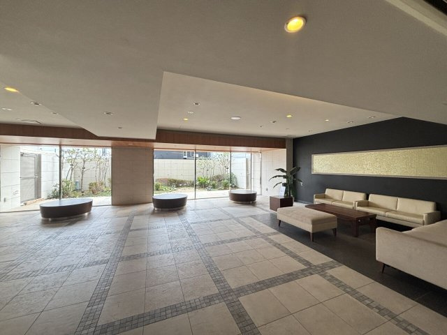 パレステージ本厚木のロビー