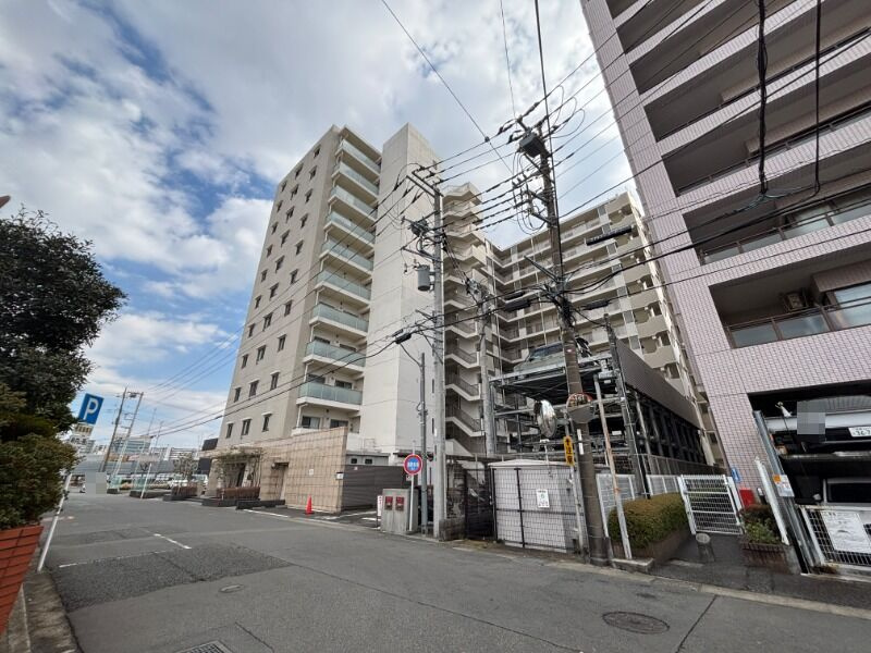 パレステージ本厚木の外観