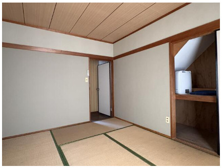 高知市高須３丁目　4DK中古一戸建ての和室|収納も充実しています☆