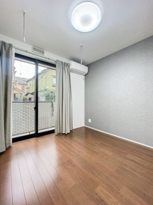 【洋室】 | リトルガーデン | 同建物1LDKのお部屋の写真です。