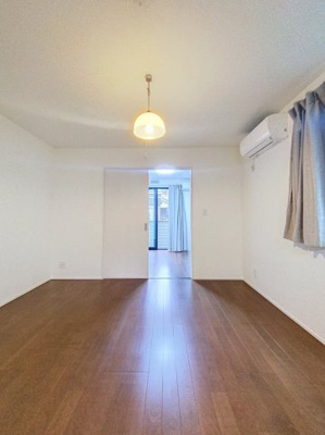 【居間・リビング】 | リトルガーデン | 同建物1LDKのお部屋の写真です。