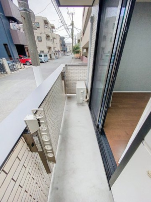 【バルコニー】 | リトルガーデン | 同建物1LDKのお部屋の写真です。