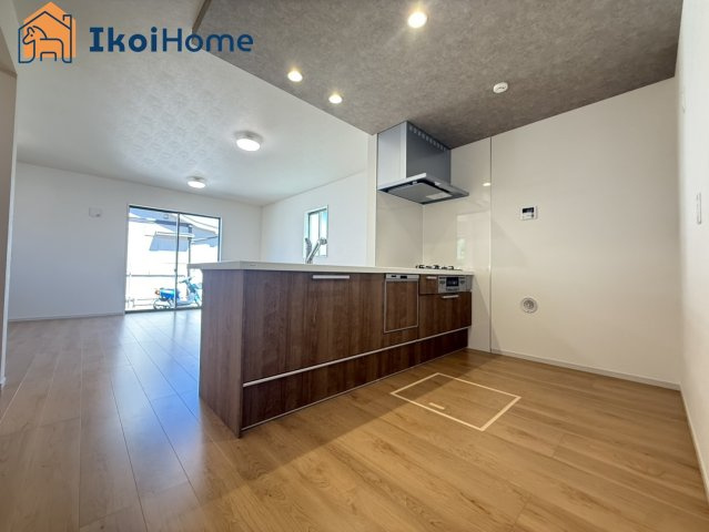 明石市藤江　新築戸建のキッチン|【ホームページに現地動画掲載中】●年中無休：当日予約可●キッチン同色のカップボードご依頼も承ります