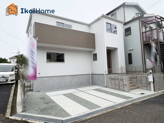 明石市藤江　新築戸建の駐車場|【ホームページに現地動画掲載中】●年中無休：当日予約可●駅徒歩圏内ながらお車も並列で2台駐車可能！
