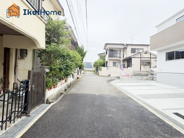 明石市藤江　新築戸建の前面道路含む現地写真|【ホームページに現地動画掲載中】●年中無休：当日予約可●前道幅員約4.4ｍ、交通量少なく閑静な住宅街