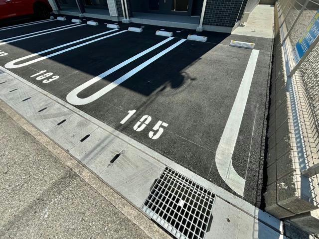 ムーンガーデンの駐車場