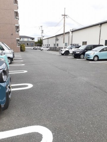 シャンベルジュK☆Tの駐車場