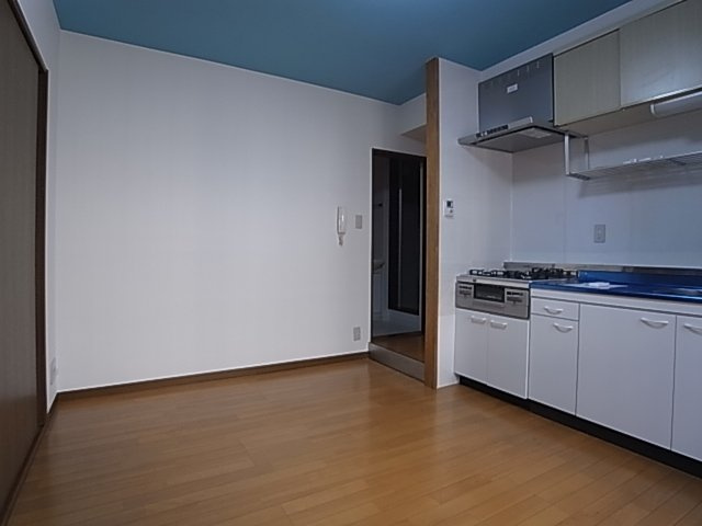 神戸市兵庫区上沢通６丁目の賃貸マンションの居間・リビング