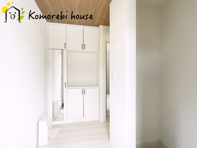 鴻巣市吹上本町　3期　新築一戸建て　グラファーレ　02の収納|ちょっとした収納スペースも充実しています