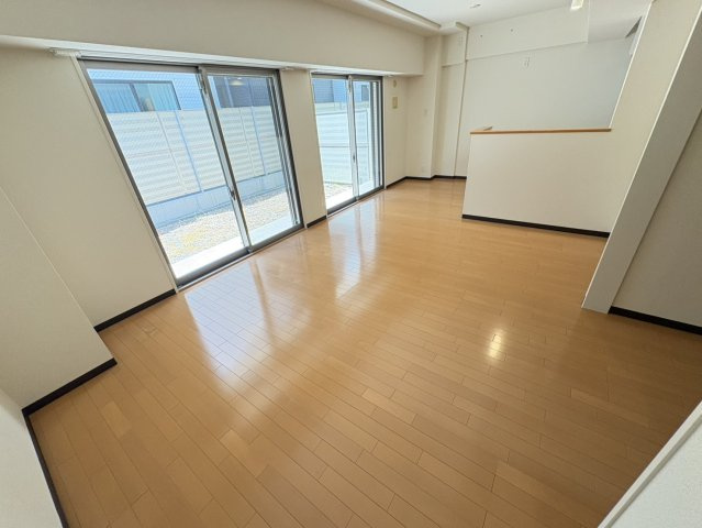 クレール和泉の居間・リビング