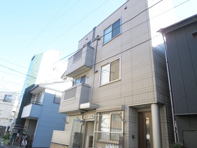 メゾン　エスポワールの外観|きれいな建物です。