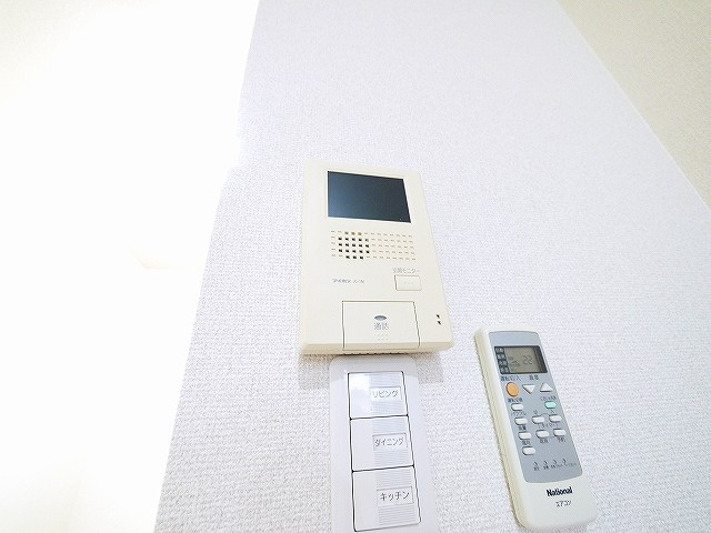 ルイ　シャトーのセキュリティ|モニター付きインターホンです