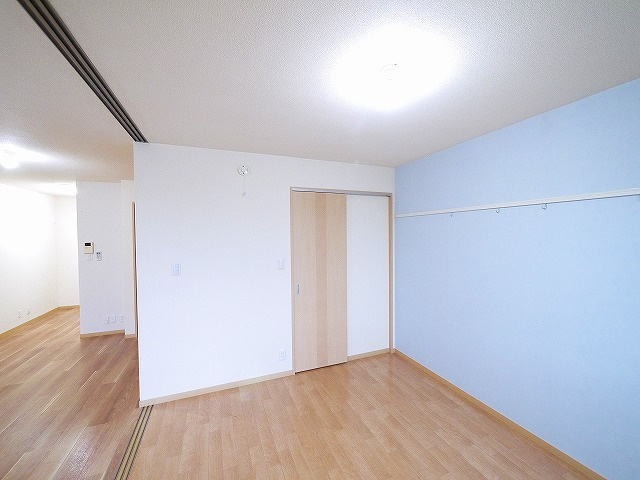 ルイ　シャトーの寝室|使い勝手のいい寝室です