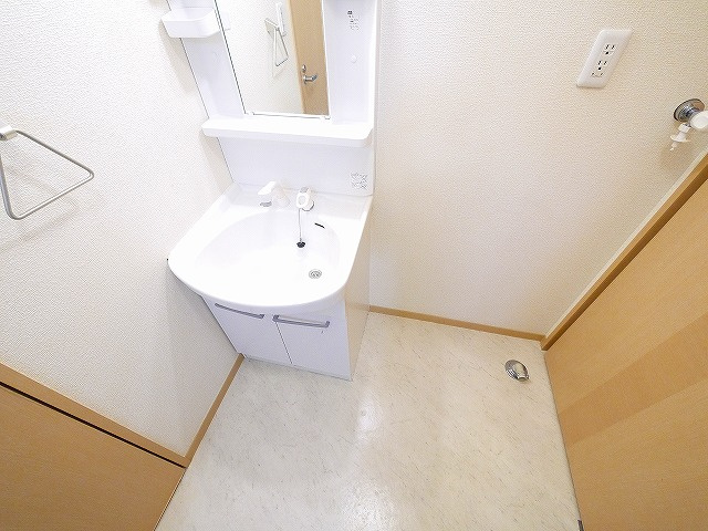 ルイ　シャトーの洗面所|脱衣スペースもあります