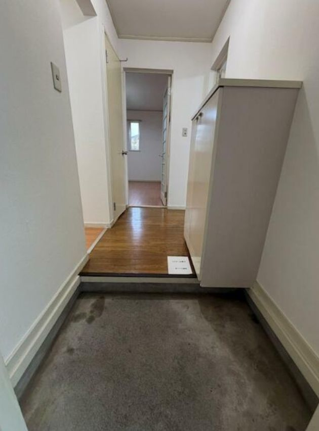 コーポけやきの玄関