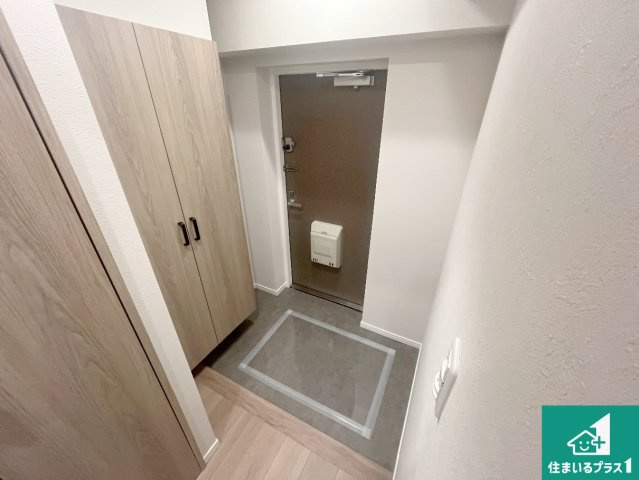 歌敷山ダイヤハイツの玄関|たくさん収納できるシューズボックス付！
