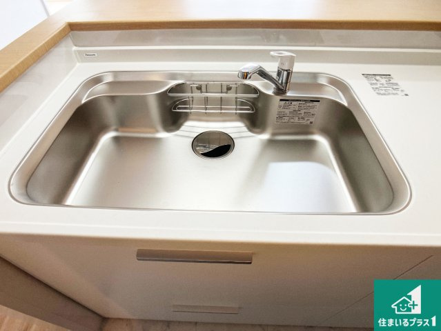 パームスクエアジェームス山の設備|蛇口の先端に浄水器を内蔵しています！原水と浄水、お湯と冷水、シャワーの切替えがワンタッチなので用途によって使い分けられます。