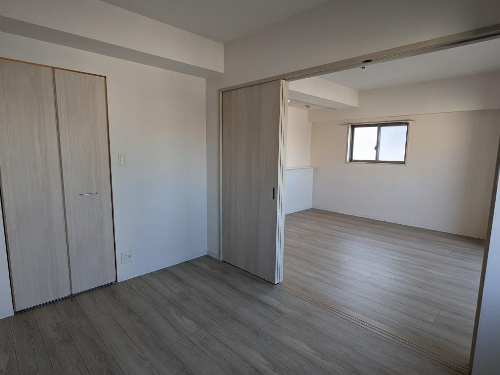 小西ビルの居間・リビング