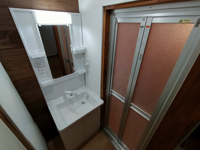 神戸市長田区五番町３丁目の一戸建ての洗面所