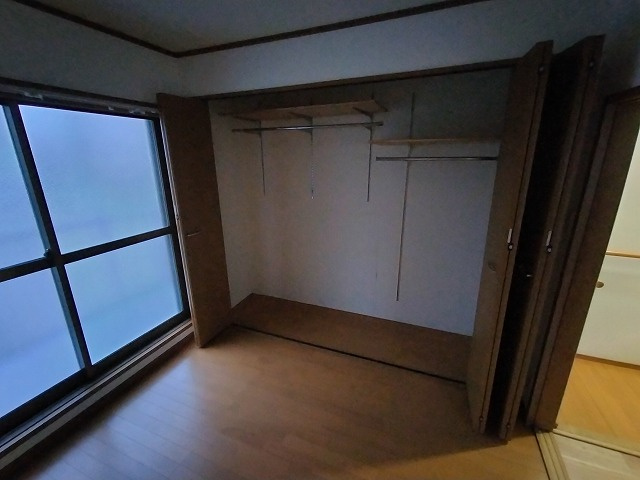 五番町貸家の収納