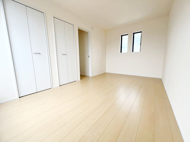 島田市御仮屋町　全2棟／の洋室