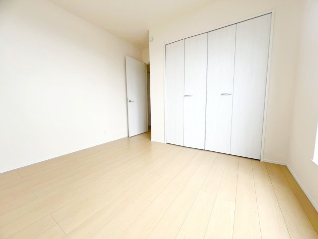 島田市御仮屋町　全2棟／の洋室