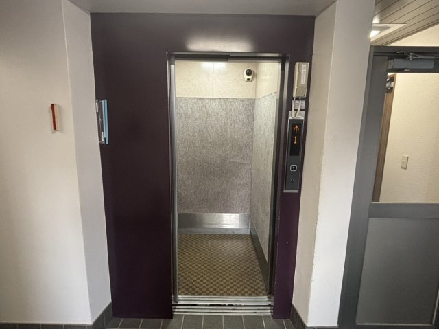 TYG第2泉町ビルのエントランス