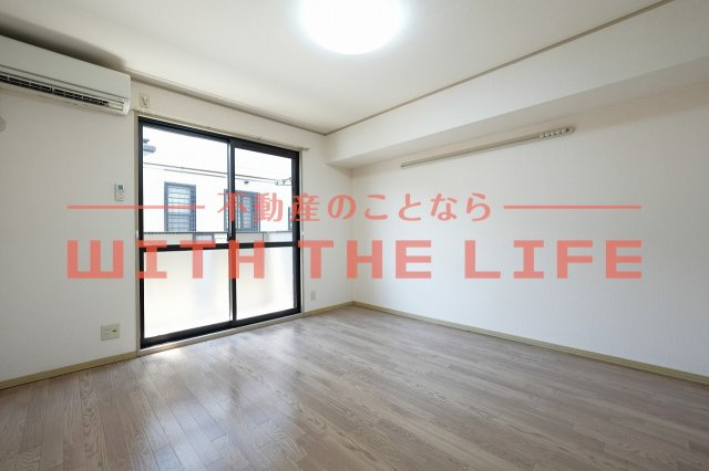メゾン千本杉【キャッシュバック対象物件】の居間・リビング|ゆったり過ごせる居間です