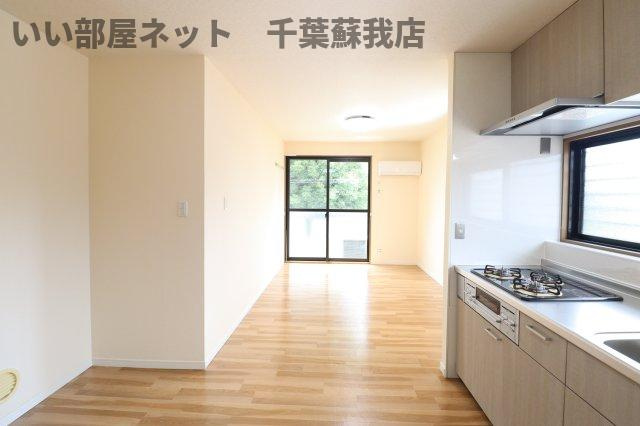 メゾンボナール　Ｆの居間・リビング|こちらの居間で趣味の時間をお楽しみください