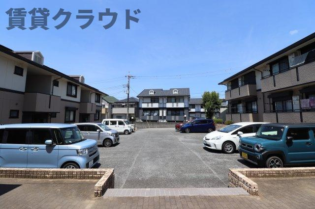 メゾンボナール　Ｆの駐車場|駐車場があります