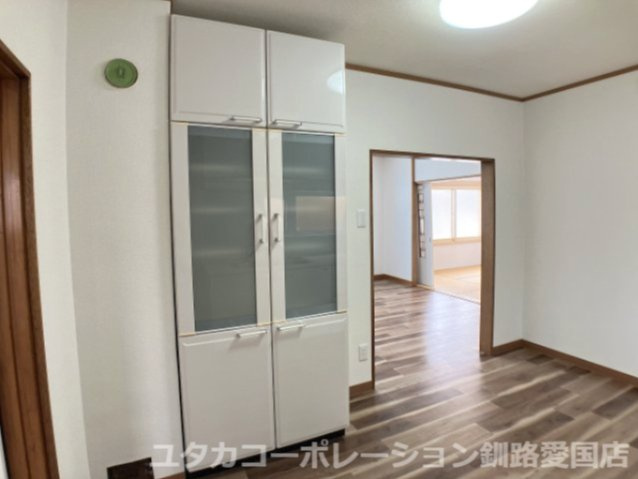 【その他】 | ◆収益物件◆宮本1丁目3-52借家 | 食器棚
