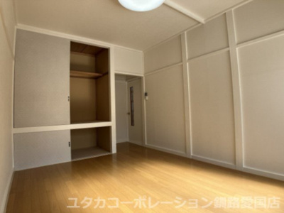 【洋室】 | ◆収益物件◆宮本1丁目3-52借家 | 各居室に収納付き！