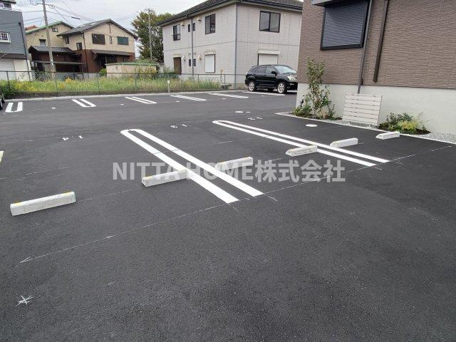 ドゥーズの駐車場|敷地内に駐車場もあります！