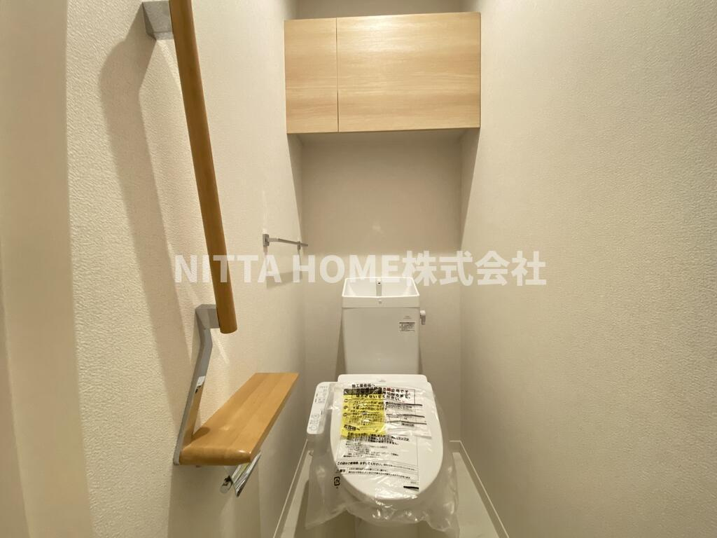ドゥーズのトイレ|収納棚付き＊暖房洗浄便座のトイレです＊