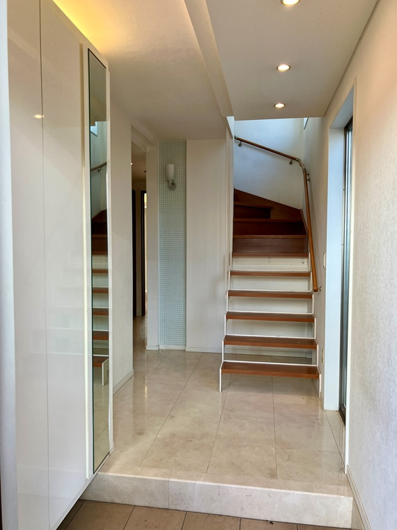 東玉川戸建のロビー