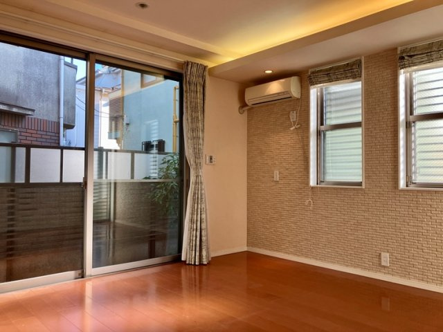 東玉川戸建の寝室