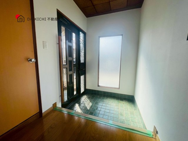 【玄関】 | 加須市鴻茎　中古戸建　