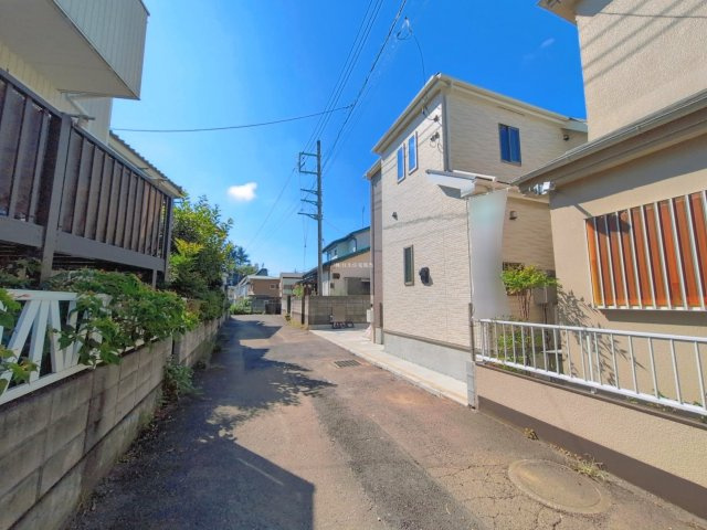 ふじみ野市苗間の新築一戸建の前面道路含む現地写真