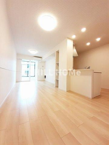 レジデンス　フジ　Ｂの居間・リビング|当社、チルホームのHPもご覧ください(^^)/物件情報多数♪