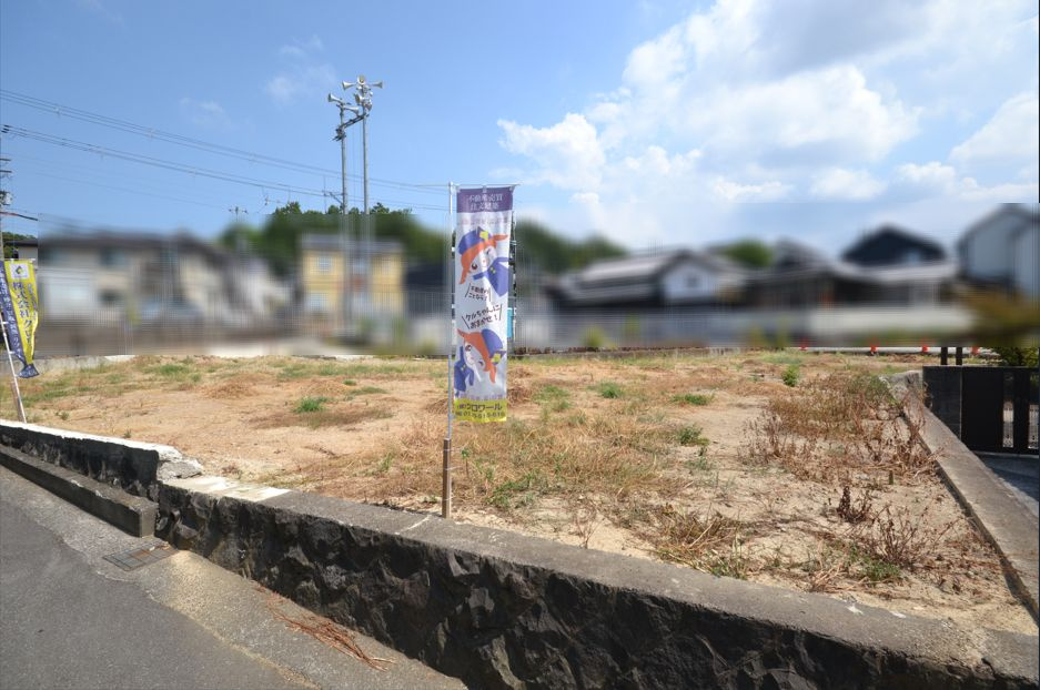 和泉市内田町三丁目　土地の前面道路含む現地写真