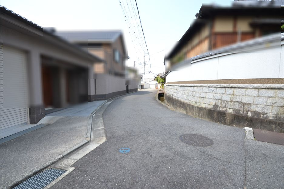 和泉市内田町三丁目　土地の前面道路含む現地写真