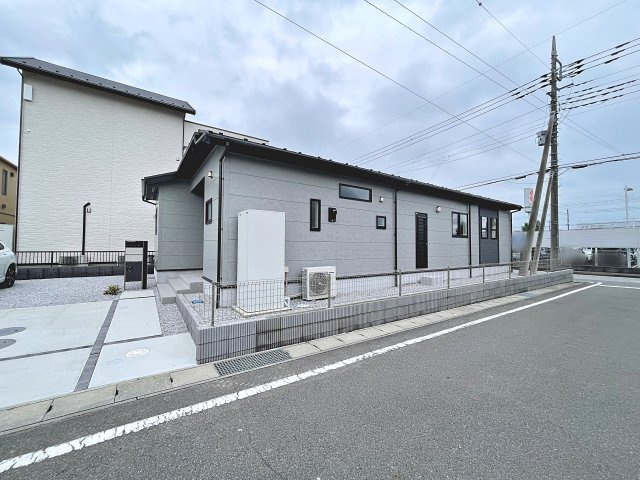 新築戸建・新築建売　伊勢崎市宮子町　宮郷小学校・宮郷中学校の外観|環境に優しく安心安全のオール電化平屋建て住宅です！