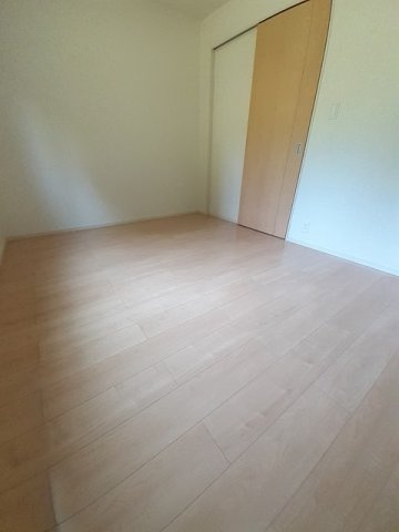 ソル・サリエンテの寝室|クローゼット付の寝室です☆